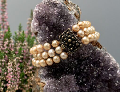 vintage pearls ~ 3-strand decorative clasp bracelet