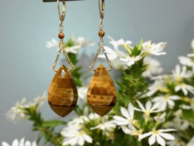 faceted tiger eye drops ~ gold bar chain earrings